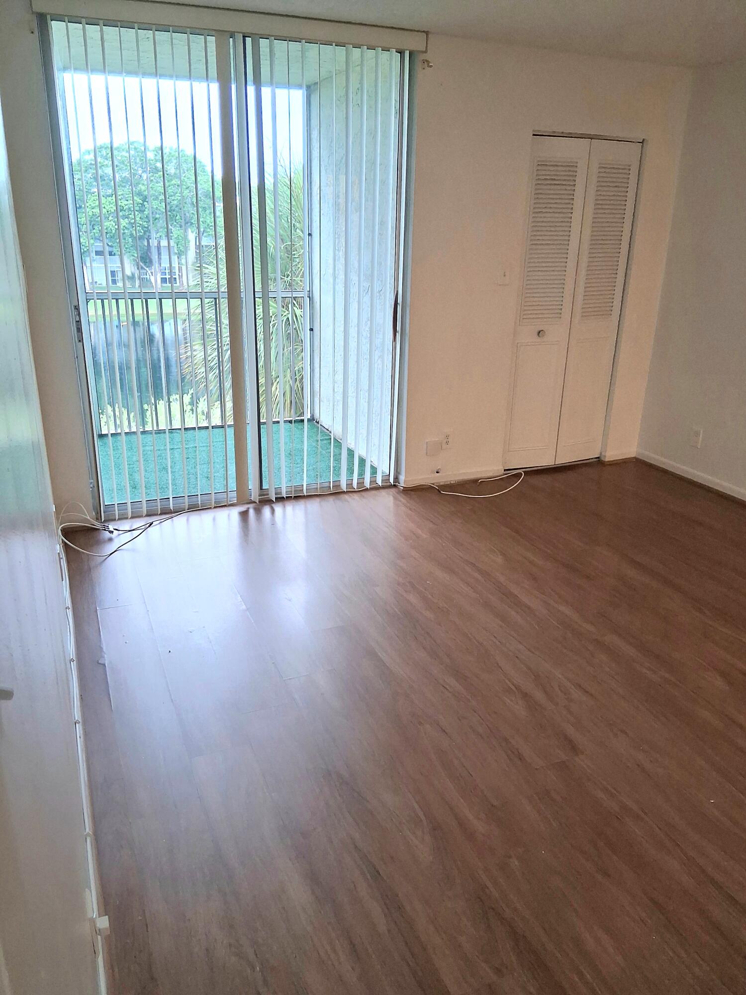 3301 NW 47th #403, Lauderdale Lakes FL 33319