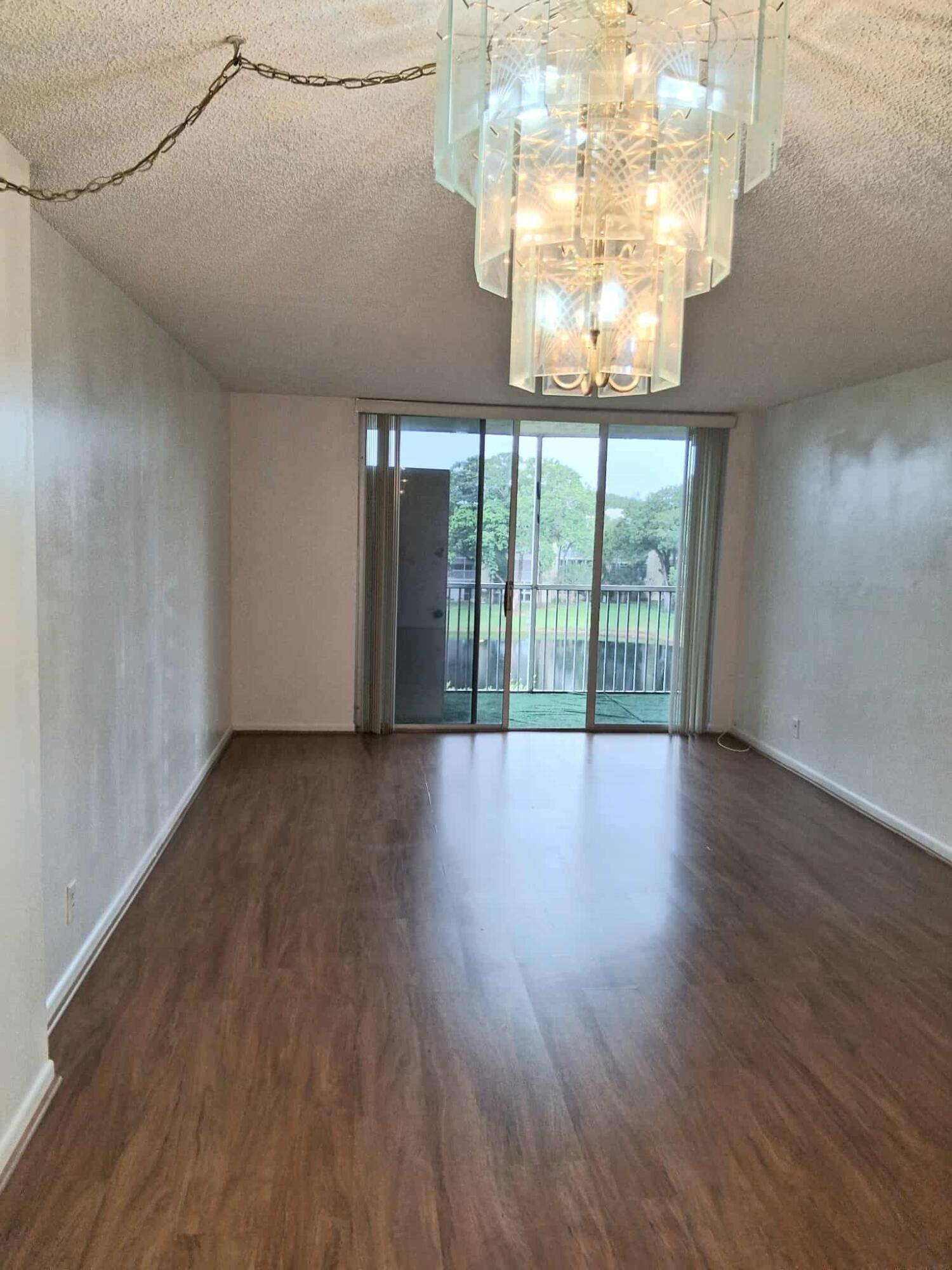 3301 NW 47th #403, Lauderdale Lakes FL 33319