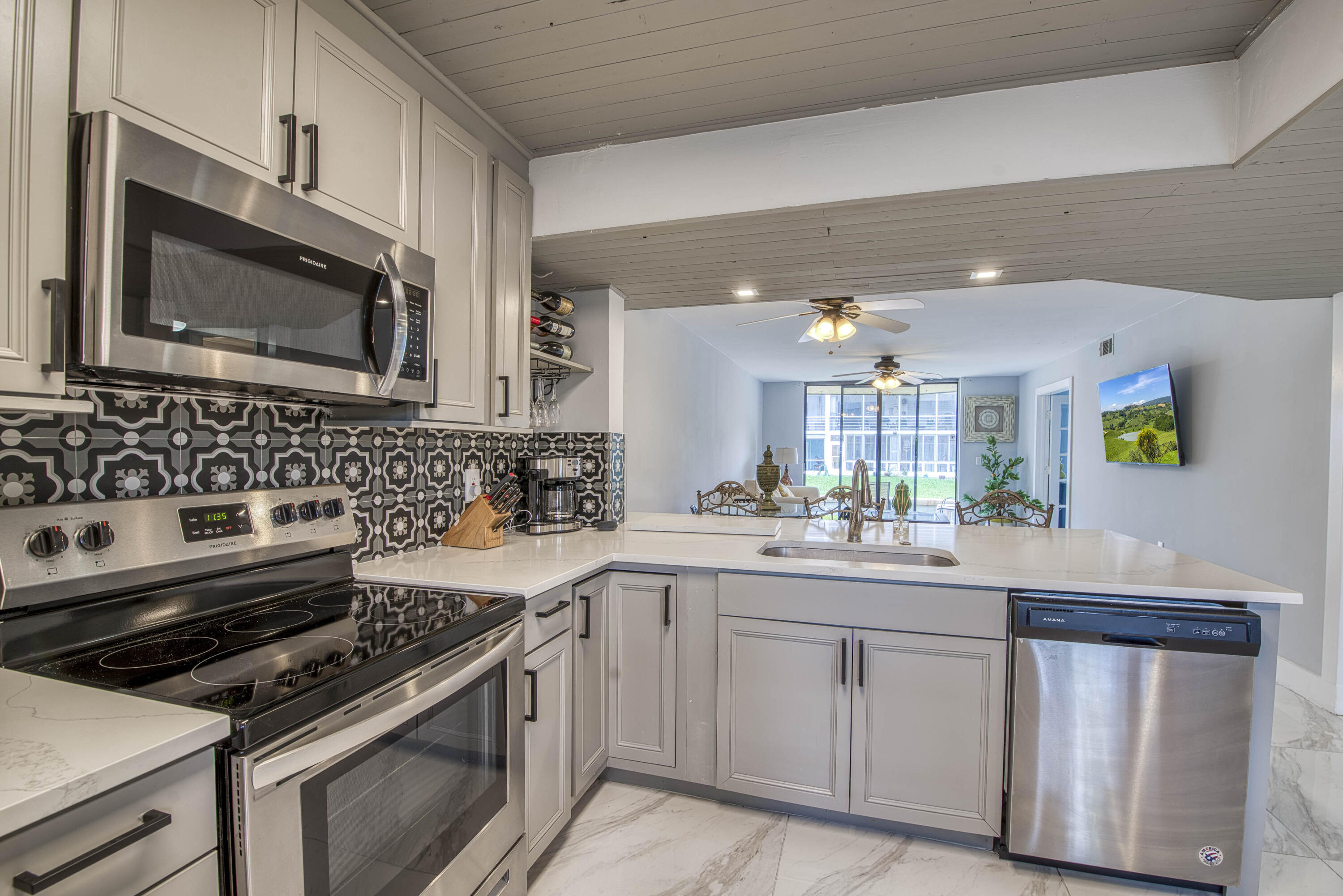 896 N Federal #128, Lantana FL 33462
