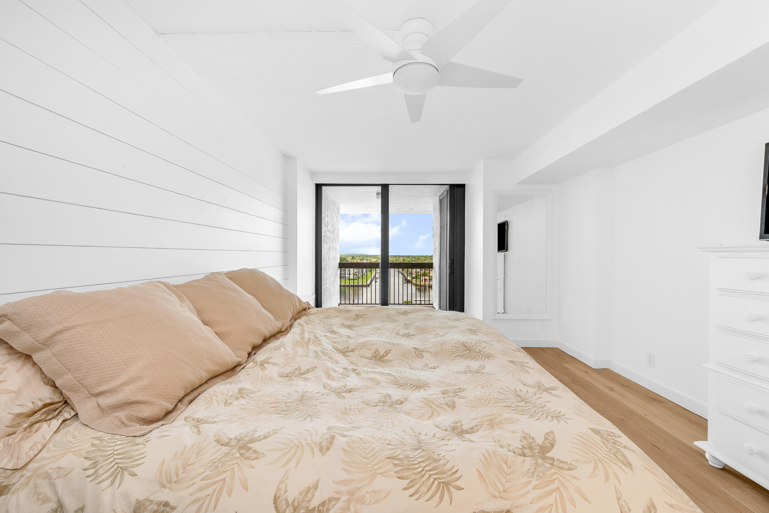 1155 Hillsboro Mile #602, Hillsboro Beach FL 33062