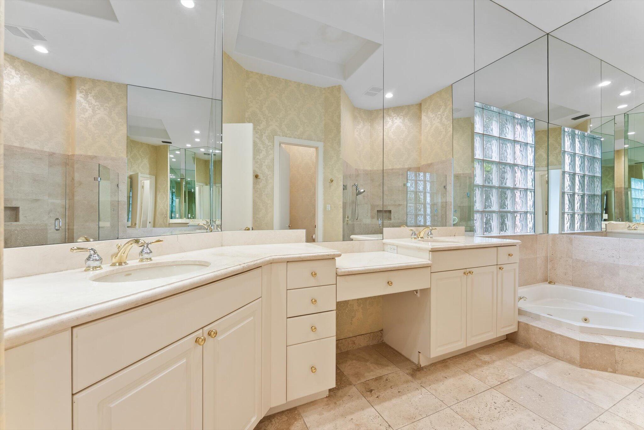 7081 Mallorca Crescent, Boca Raton FL 33433