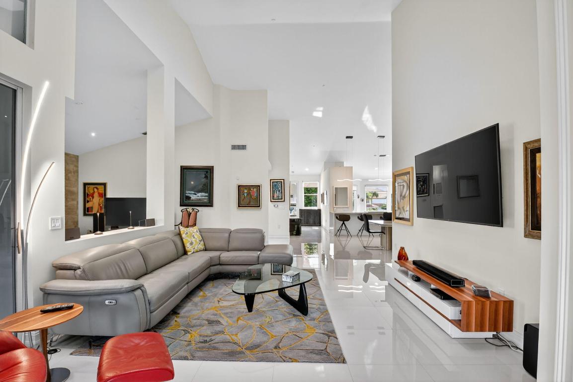 2421 NW 59th #303, Boca Raton FL 33496