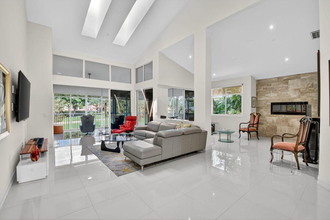 2421 NW 59th #303, Boca Raton FL 33496