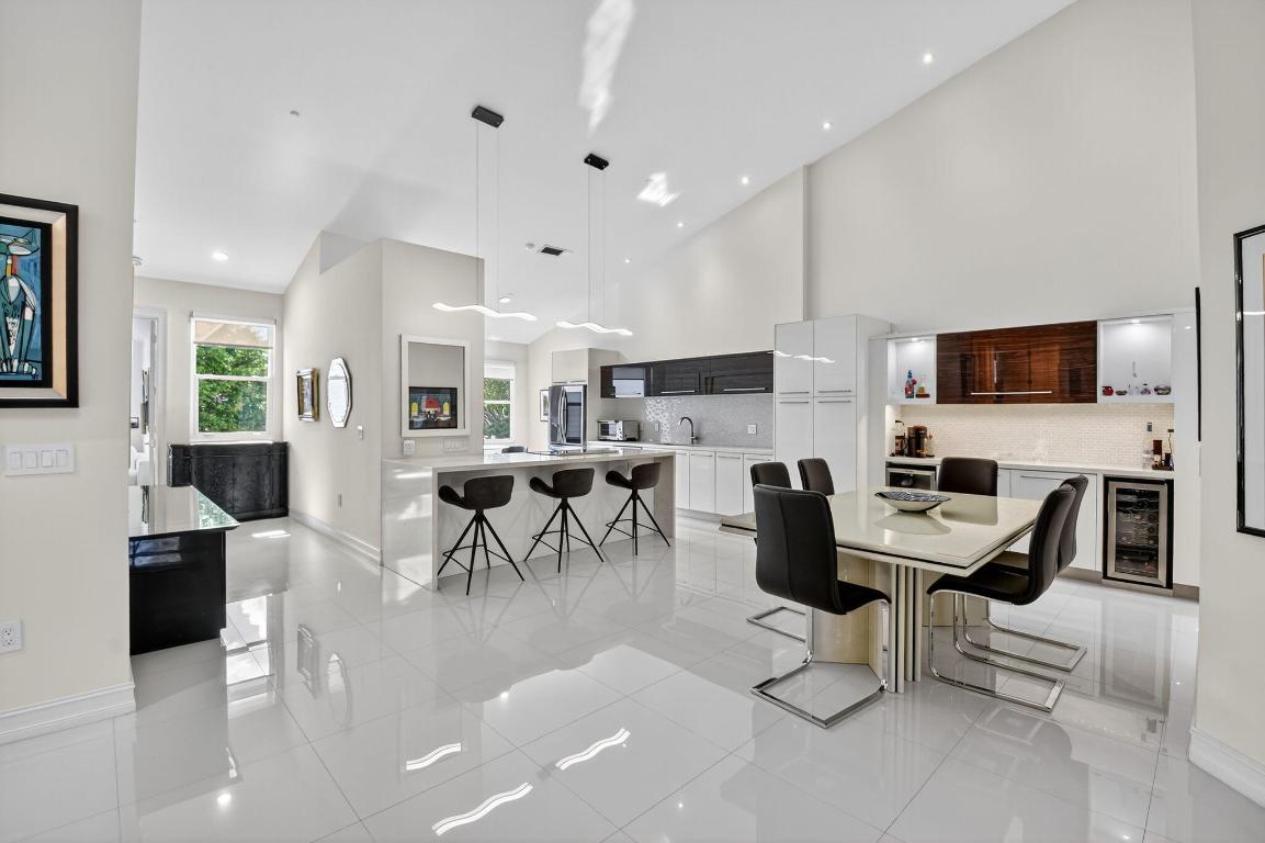 2421 NW 59th #303, Boca Raton FL 33496
