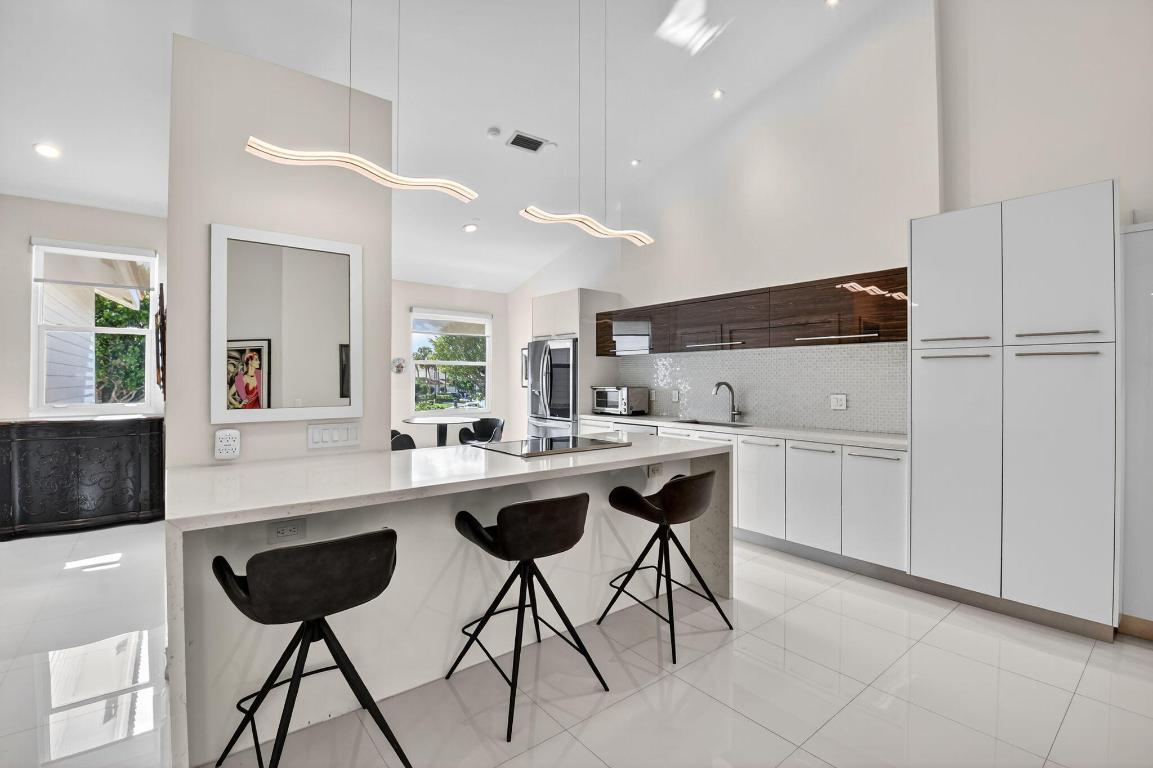 2421 NW 59th #303, Boca Raton FL 33496