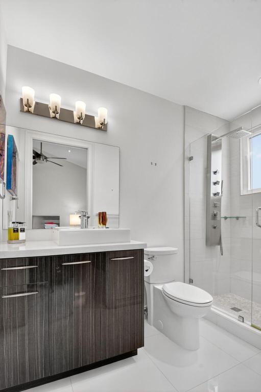 2421 NW 59th #303, Boca Raton FL 33496
