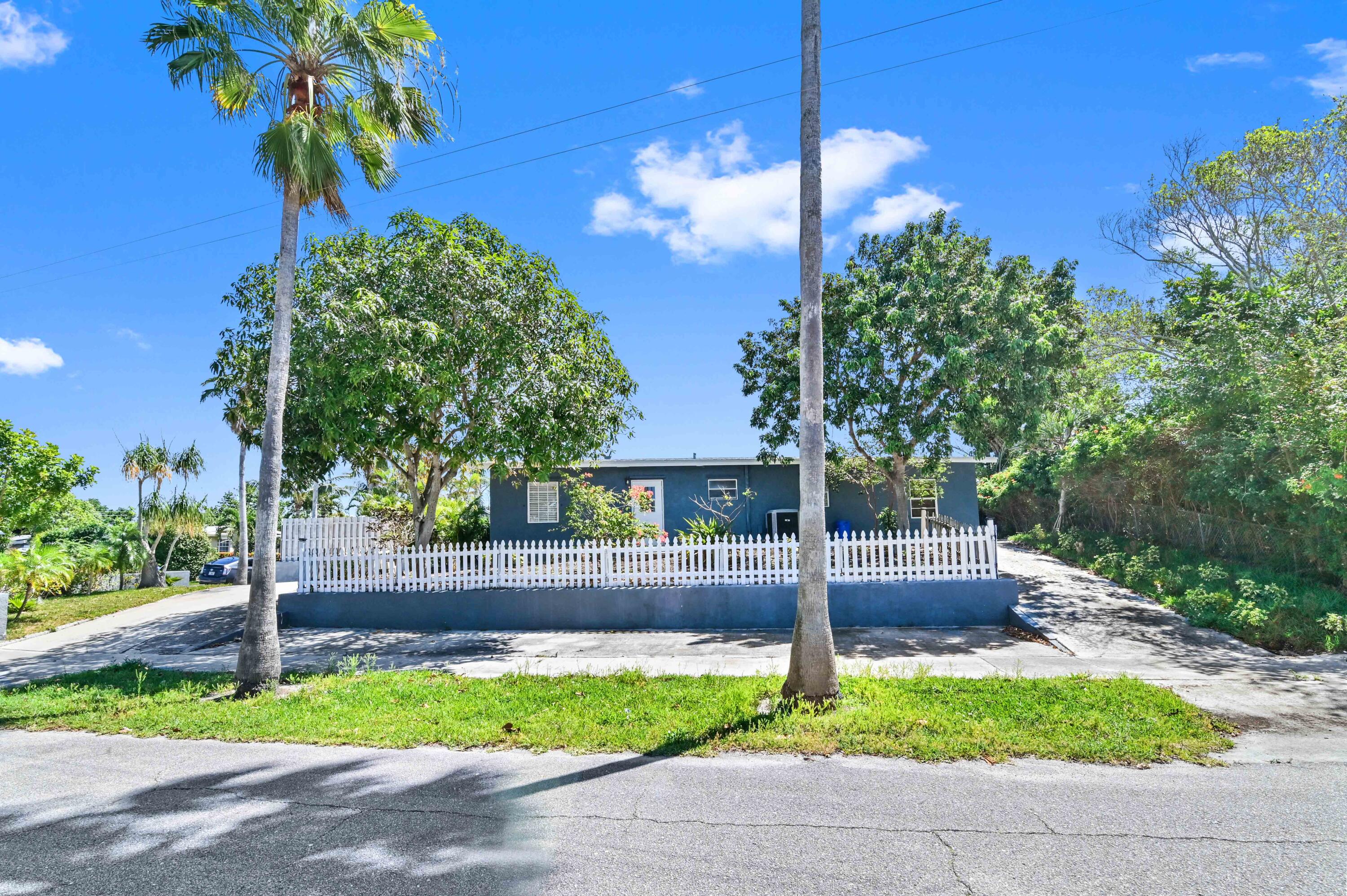 1032 W Jennings, Lantana FL 33462