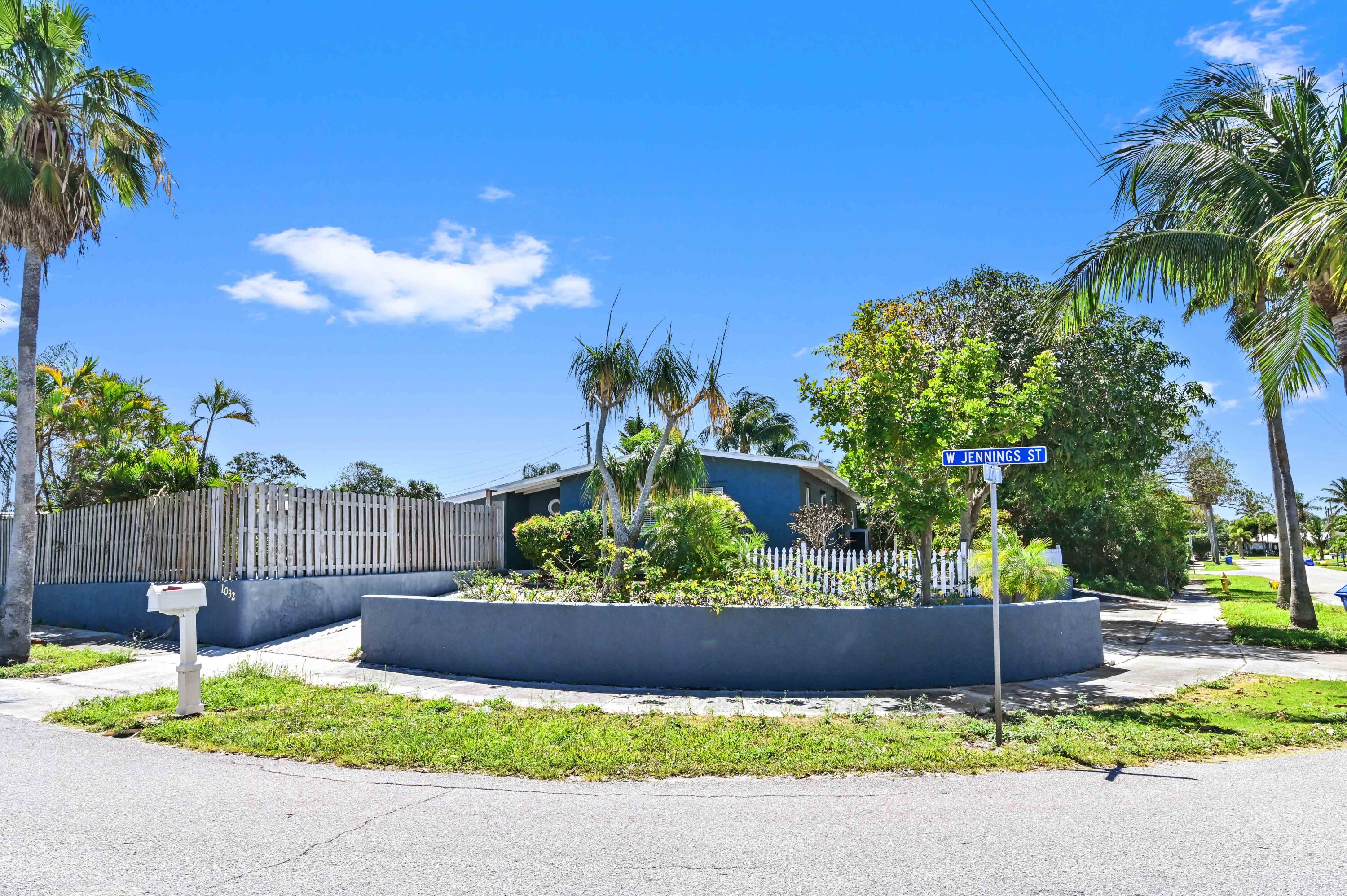 1032 W Jennings, Lantana FL 33462