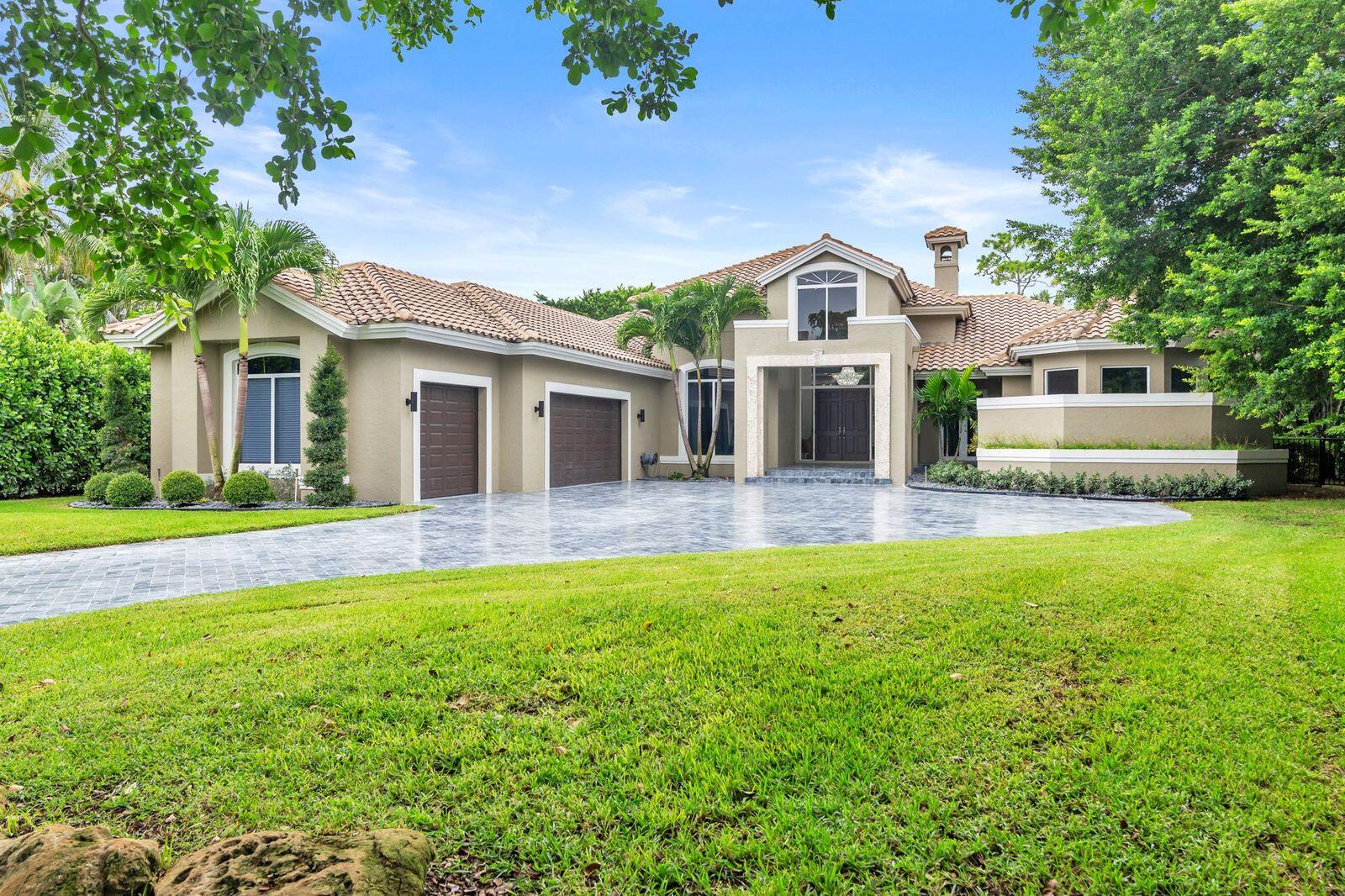 1543 Breakers West, West Palm Beach FL 33411