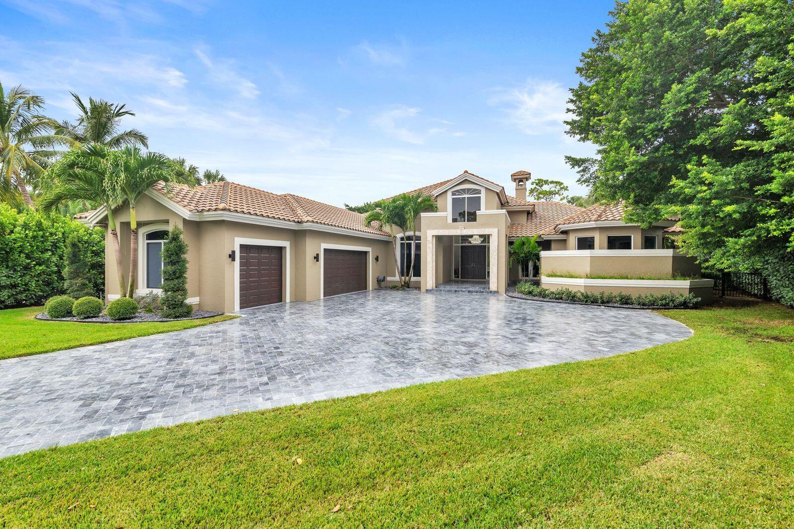 1543 Breakers West, West Palm Beach FL 33411