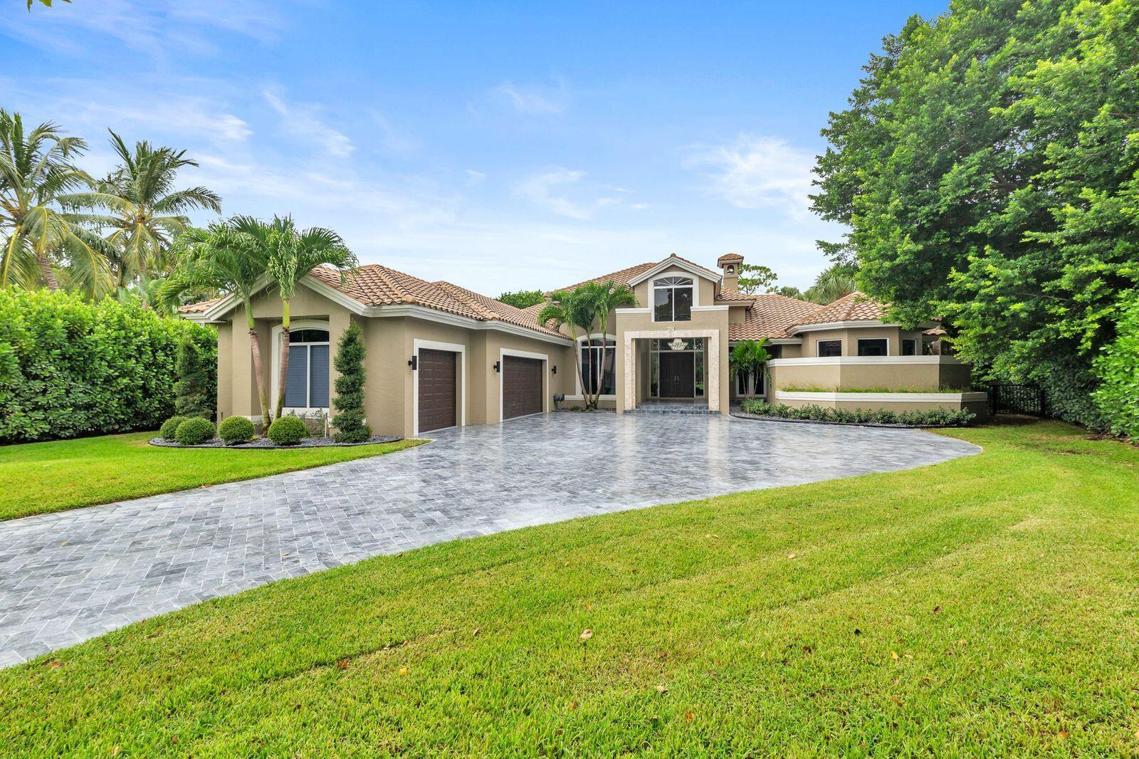 1543 Breakers West, West Palm Beach FL 33411