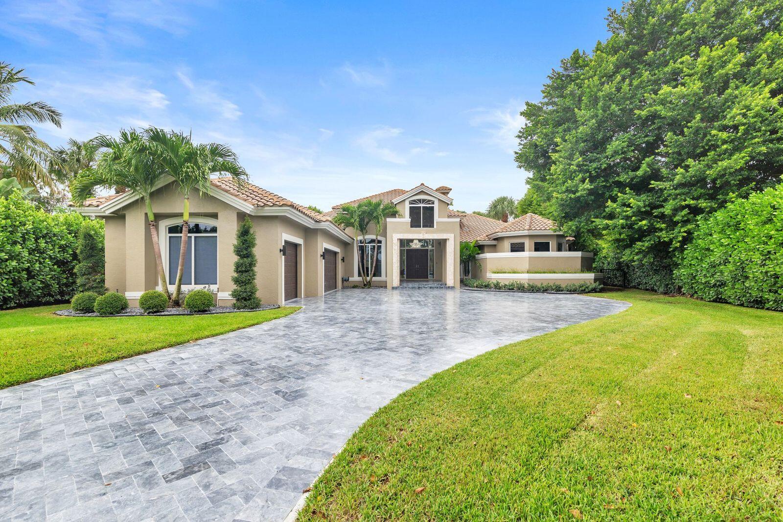 1543 Breakers West, West Palm Beach FL 33411