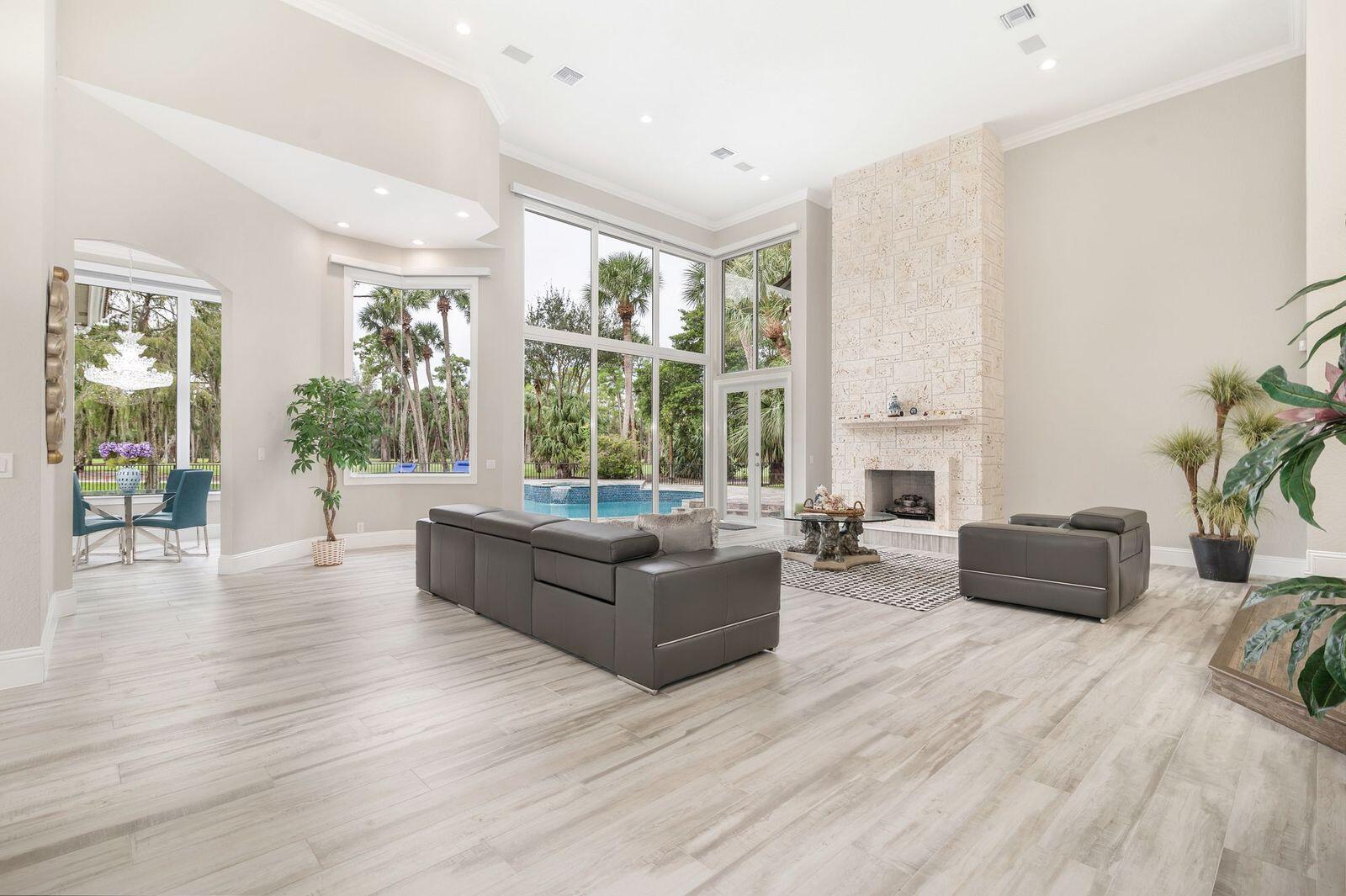 1543 Breakers West, West Palm Beach FL 33411
