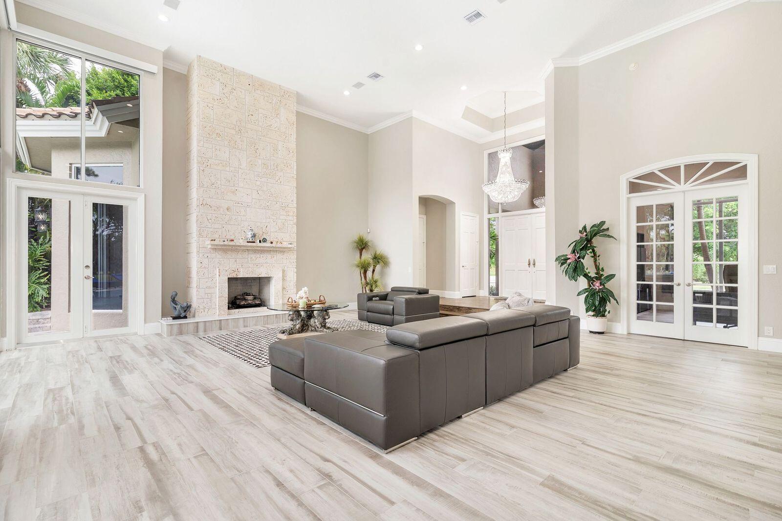 1543 Breakers West, West Palm Beach FL 33411