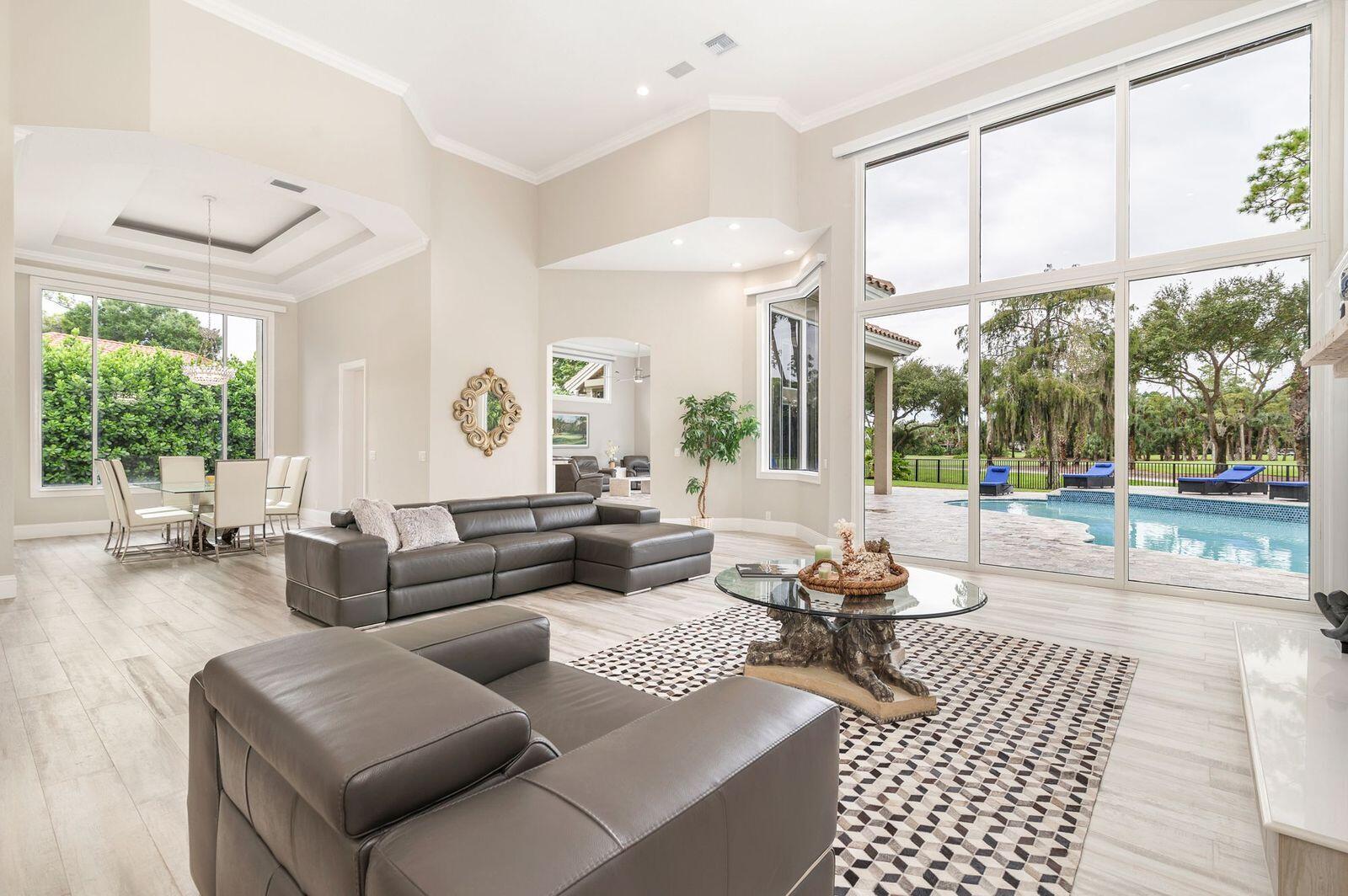 1543 Breakers West, West Palm Beach FL 33411