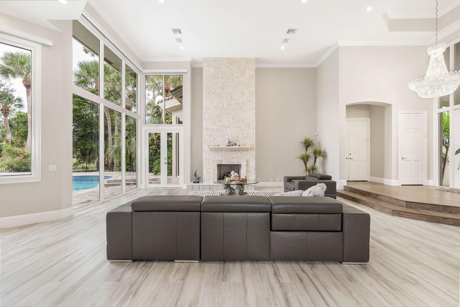 1543 Breakers West, West Palm Beach FL 33411