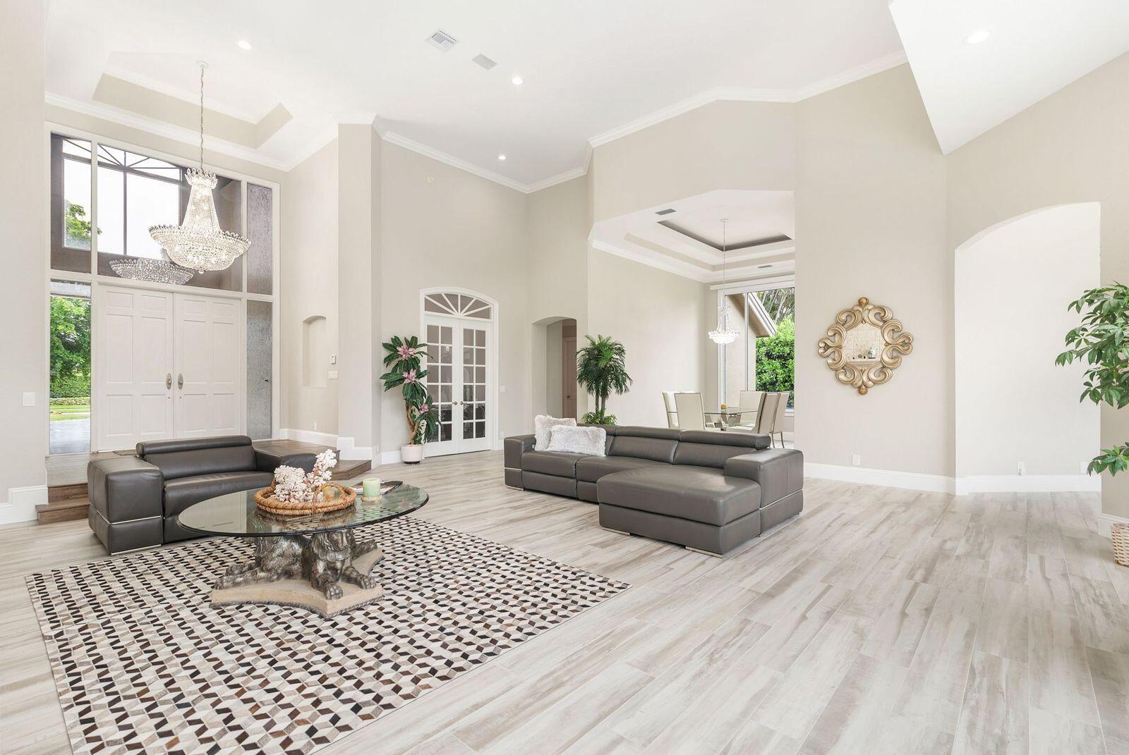 1543 Breakers West, West Palm Beach FL 33411