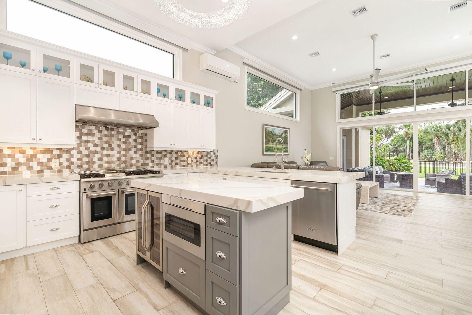 1543 Breakers West, West Palm Beach FL 33411