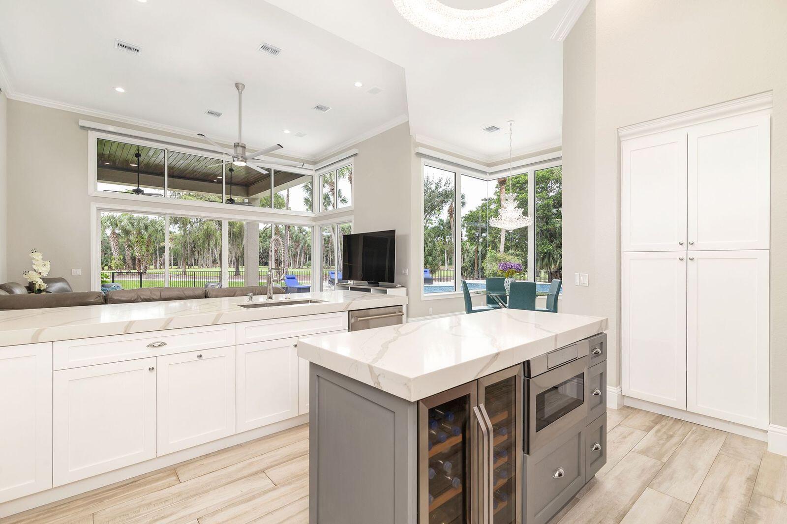 1543 Breakers West, West Palm Beach FL 33411