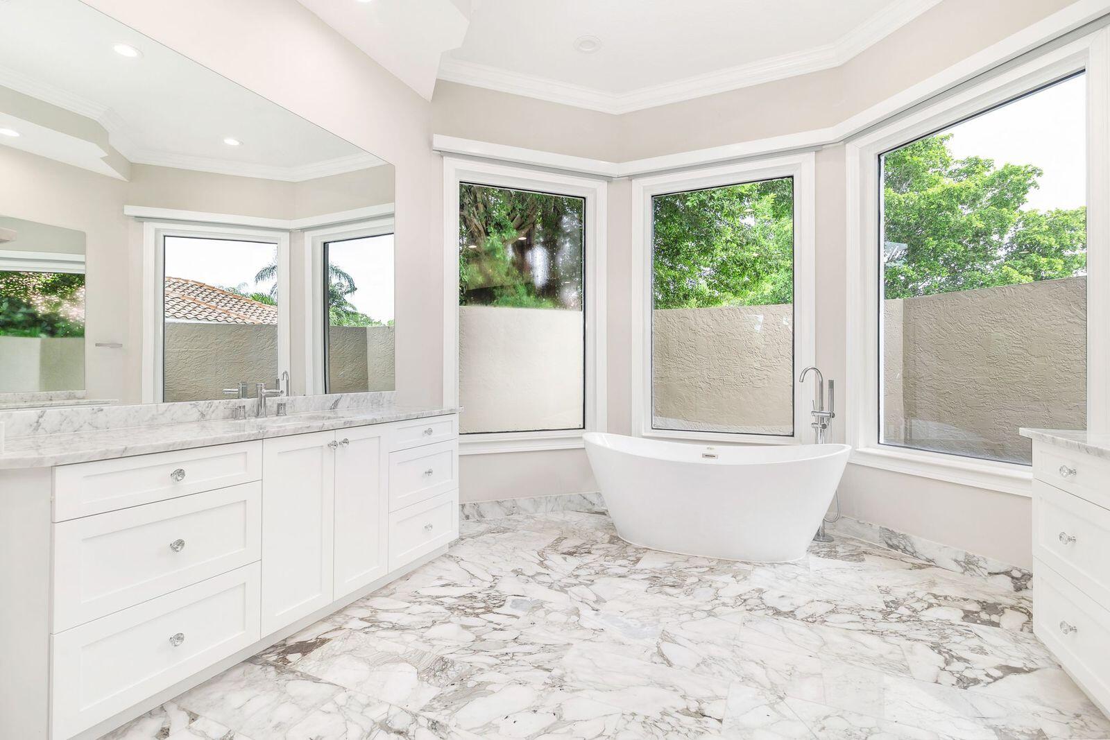 1543 Breakers West, West Palm Beach FL 33411
