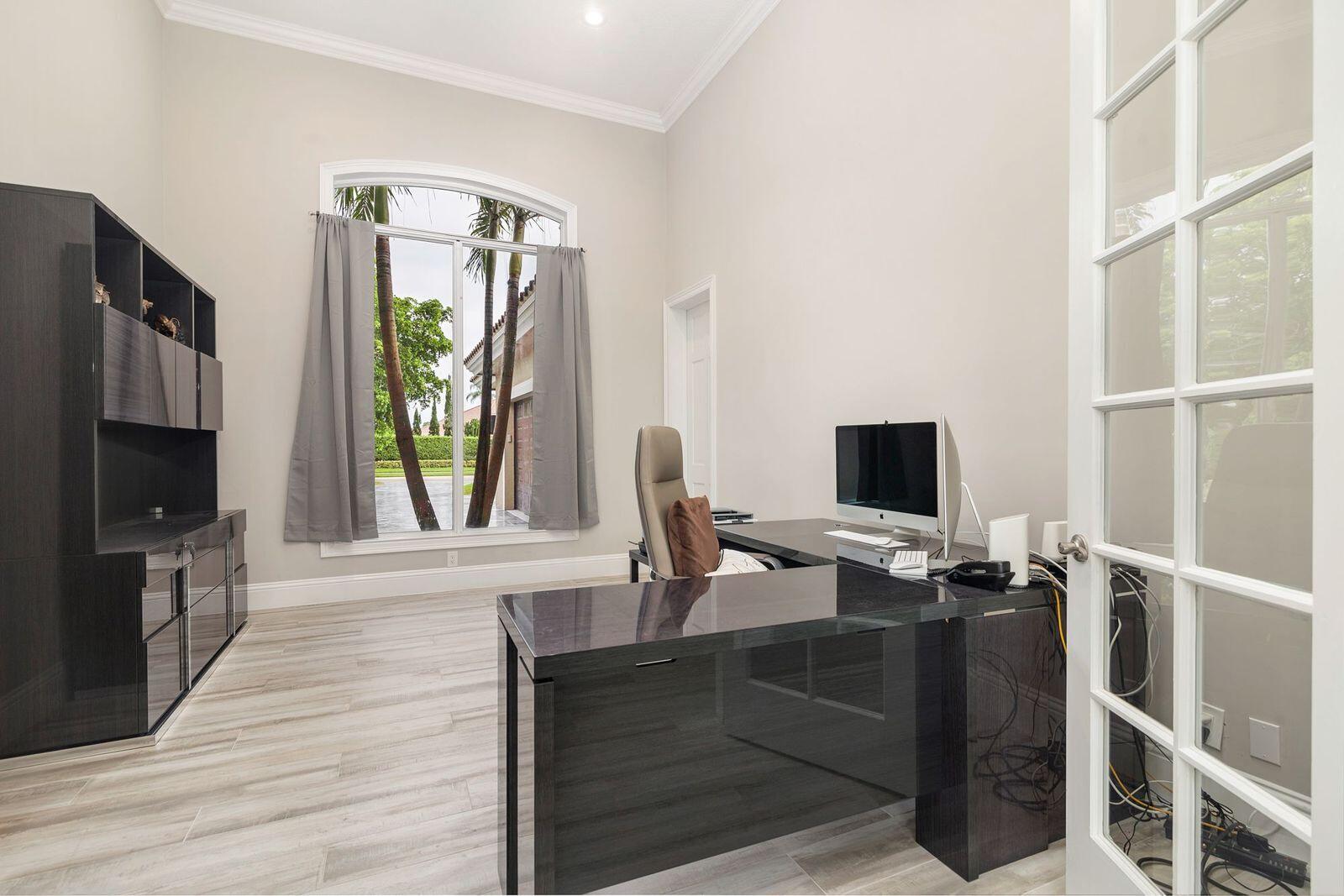 1543 Breakers West, West Palm Beach FL 33411
