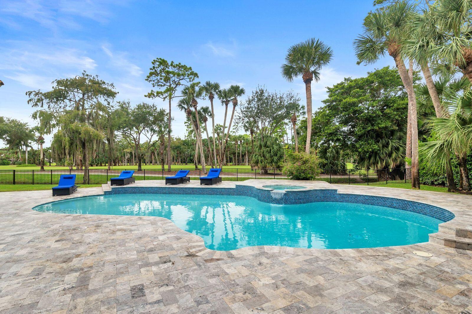 1543 Breakers West, West Palm Beach FL 33411