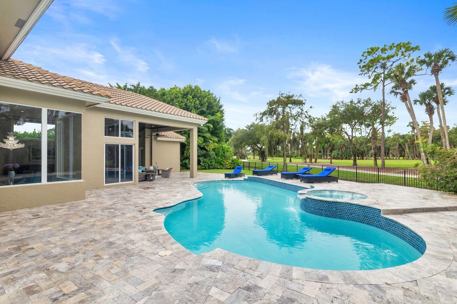 1543 Breakers West, West Palm Beach FL 33411