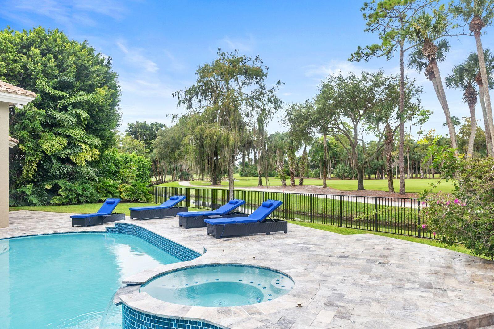1543 Breakers West, West Palm Beach FL 33411
