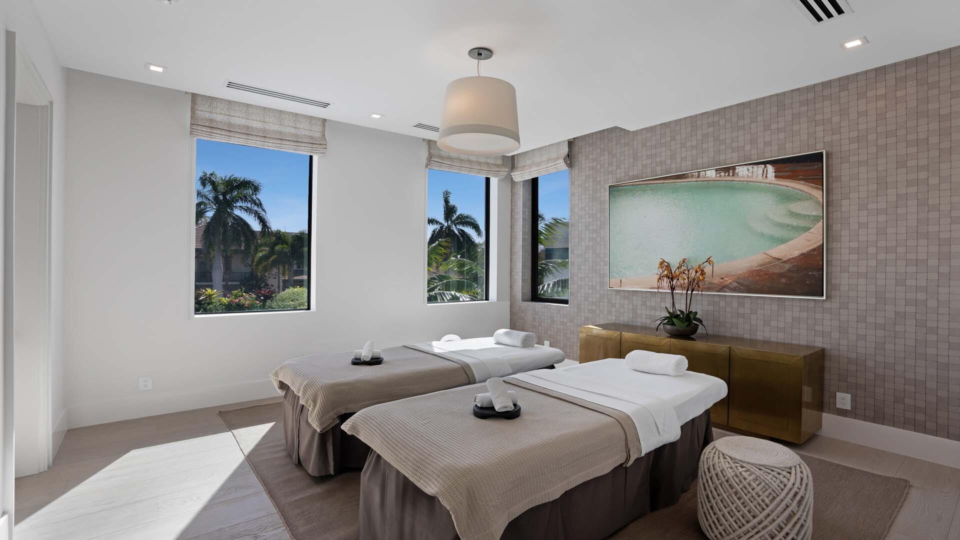 207 W Coconut Palm, Boca Raton FL 33432