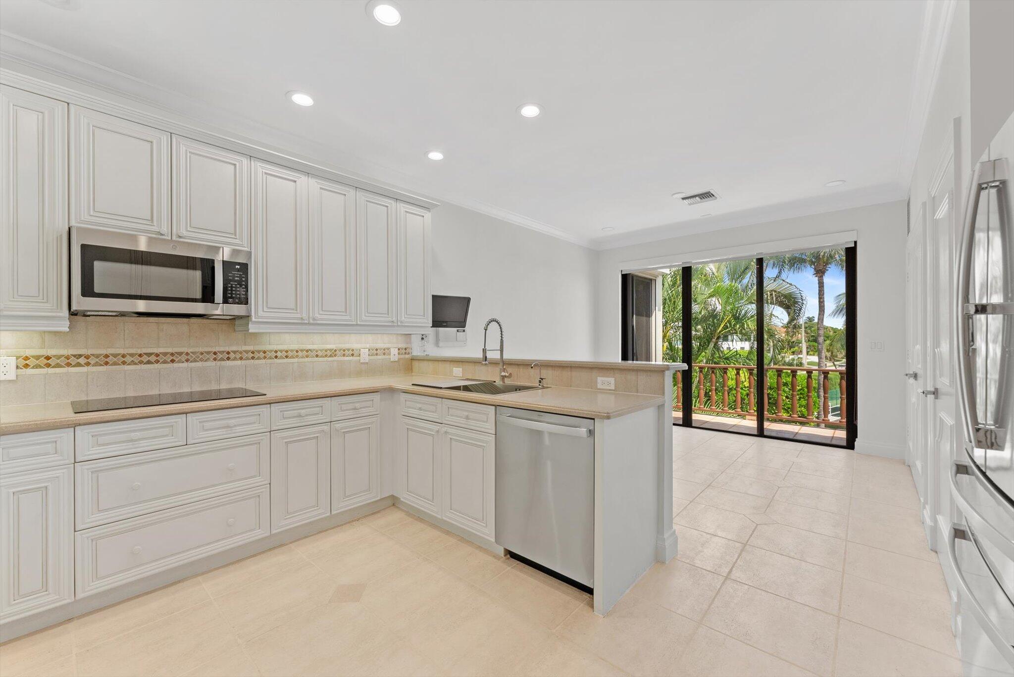 5841 N Ocean #F2, Ocean Ridge FL 33435