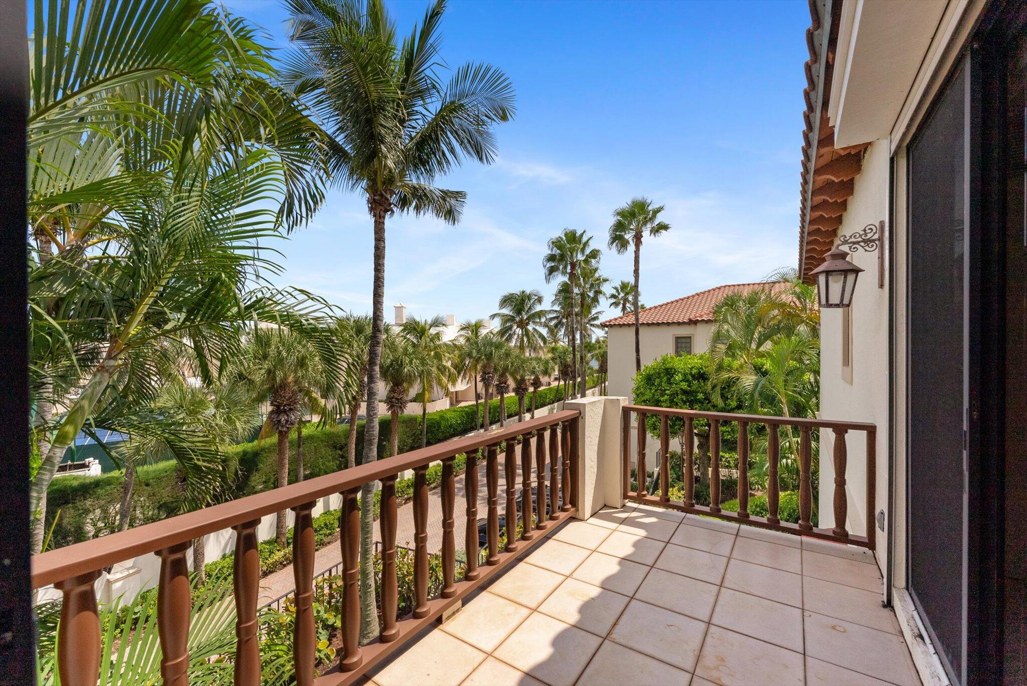 5841 N Ocean #F2, Ocean Ridge FL 33435