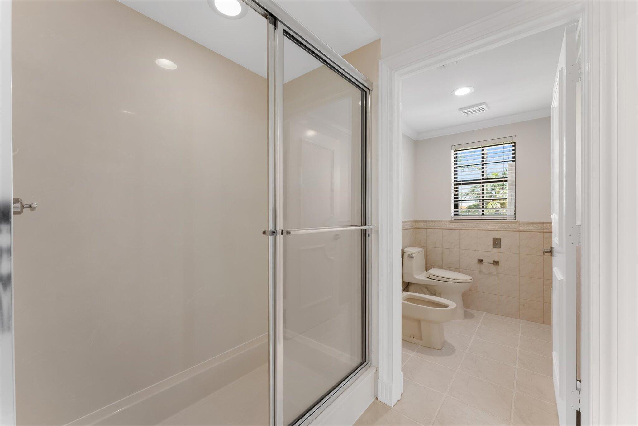 5841 N Ocean #F2, Ocean Ridge FL 33435