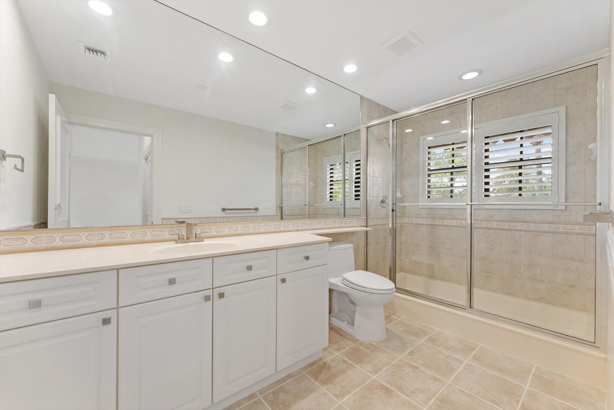 5841 N Ocean #F2, Ocean Ridge FL 33435