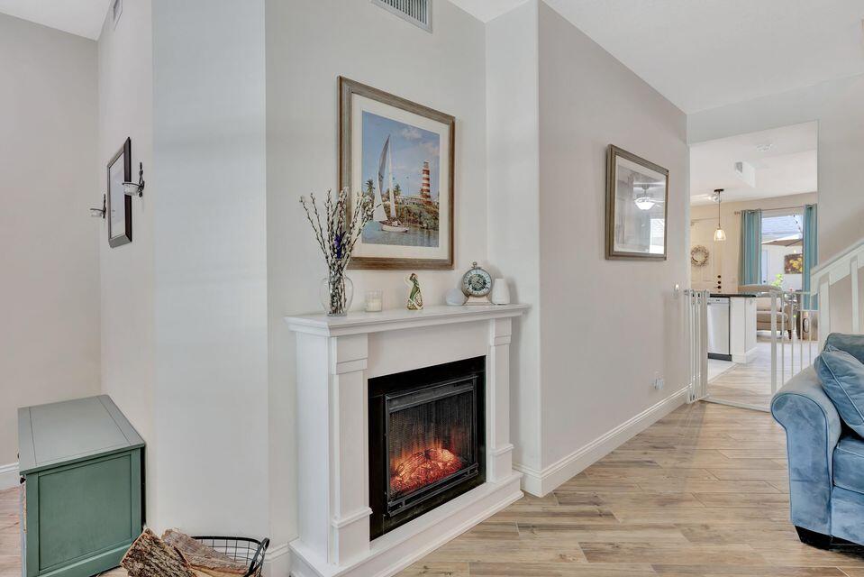 180 Freeport, Jupiter FL 33458