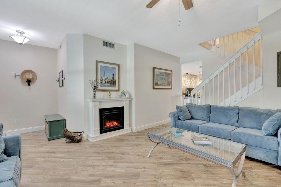 180 Freeport, Jupiter FL 33458