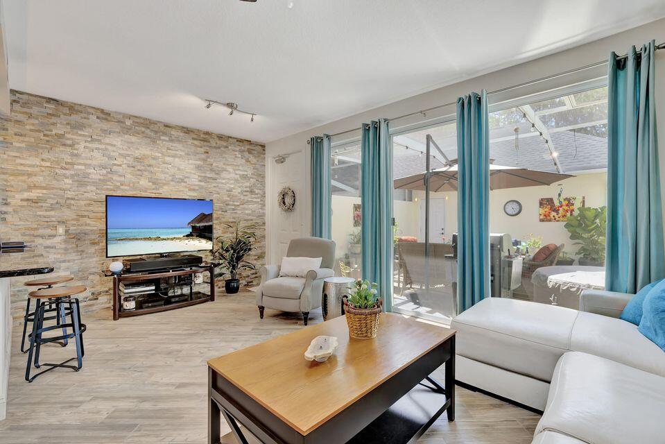 180 Freeport, Jupiter FL 33458