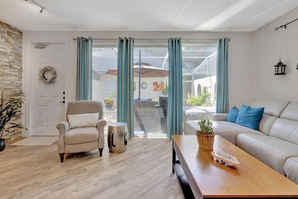 180 Freeport, Jupiter FL 33458