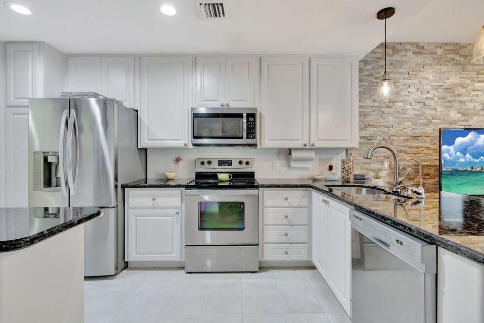 180 Freeport, Jupiter FL 33458