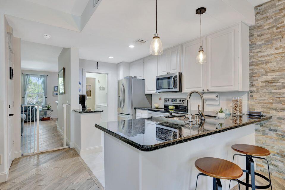 180 Freeport, Jupiter FL 33458