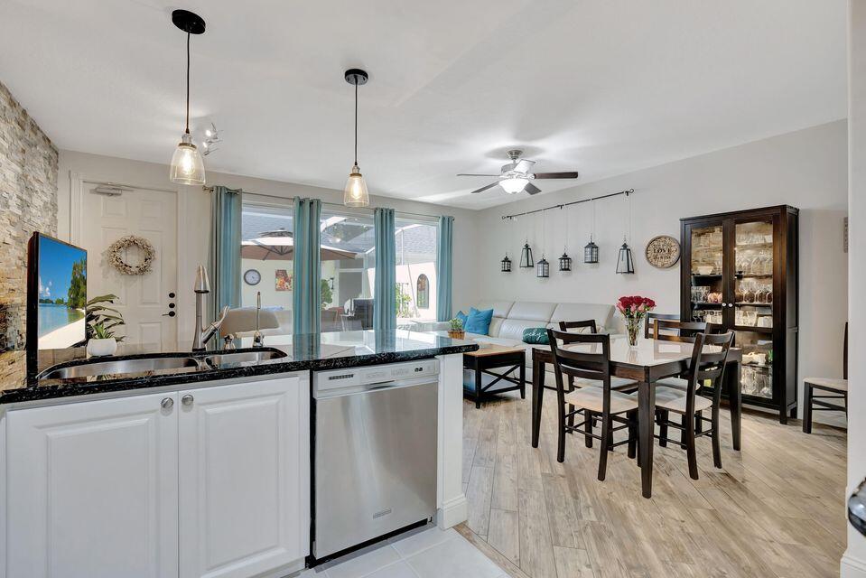 180 Freeport, Jupiter FL 33458