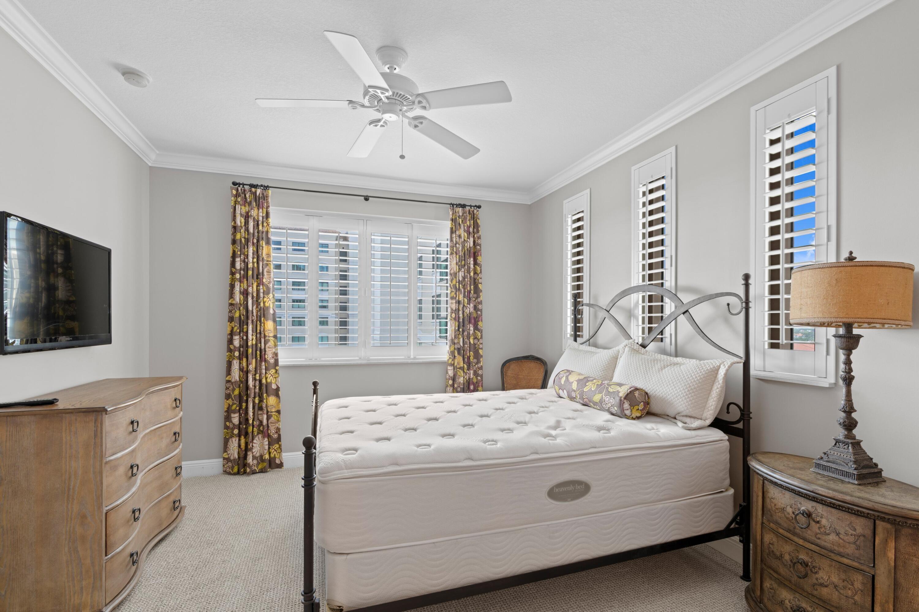 3630 Gardens #1005c, Palm Beach Gardens FL 33410