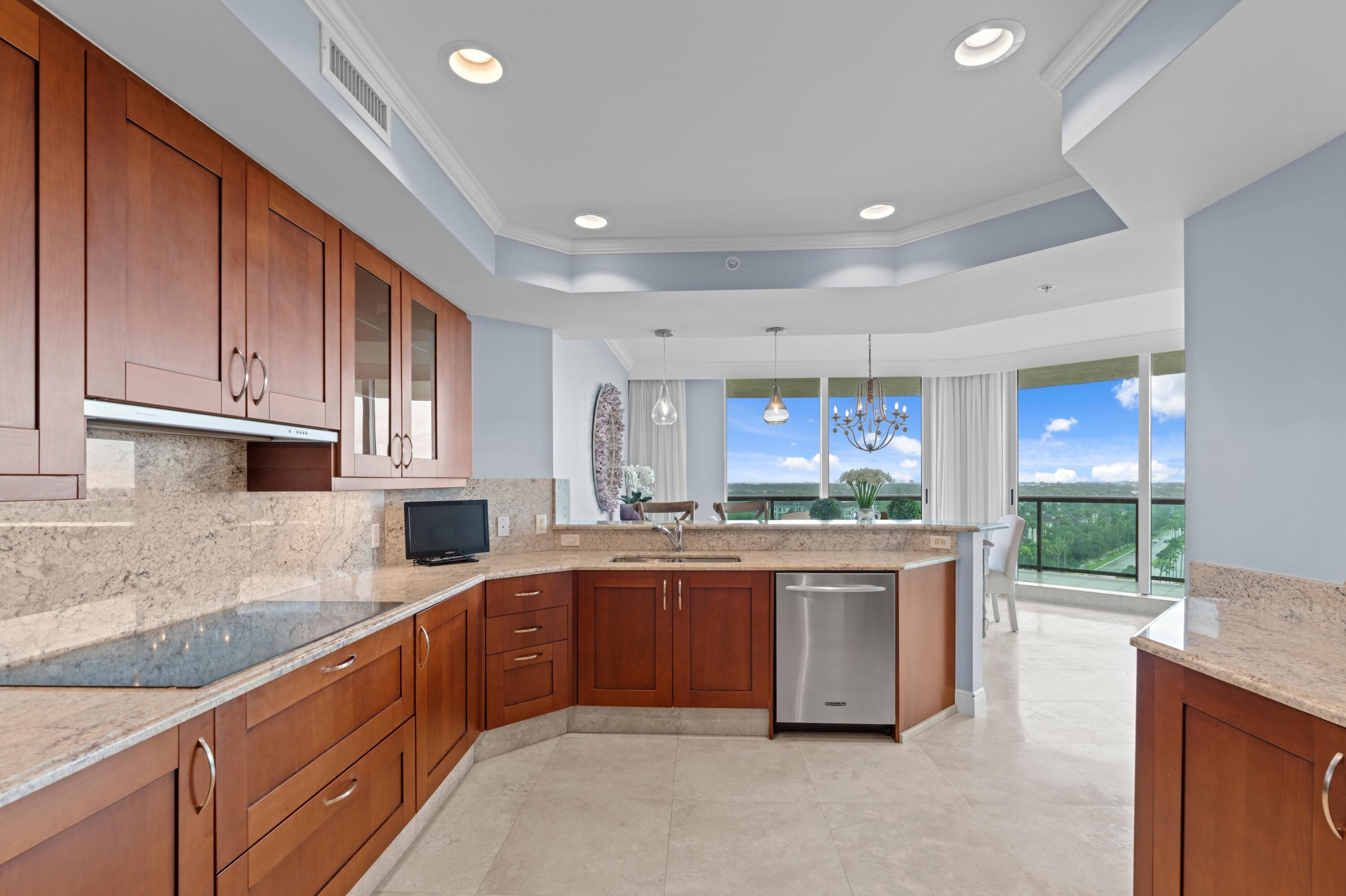 3630 Gardens #1005c, Palm Beach Gardens FL 33410