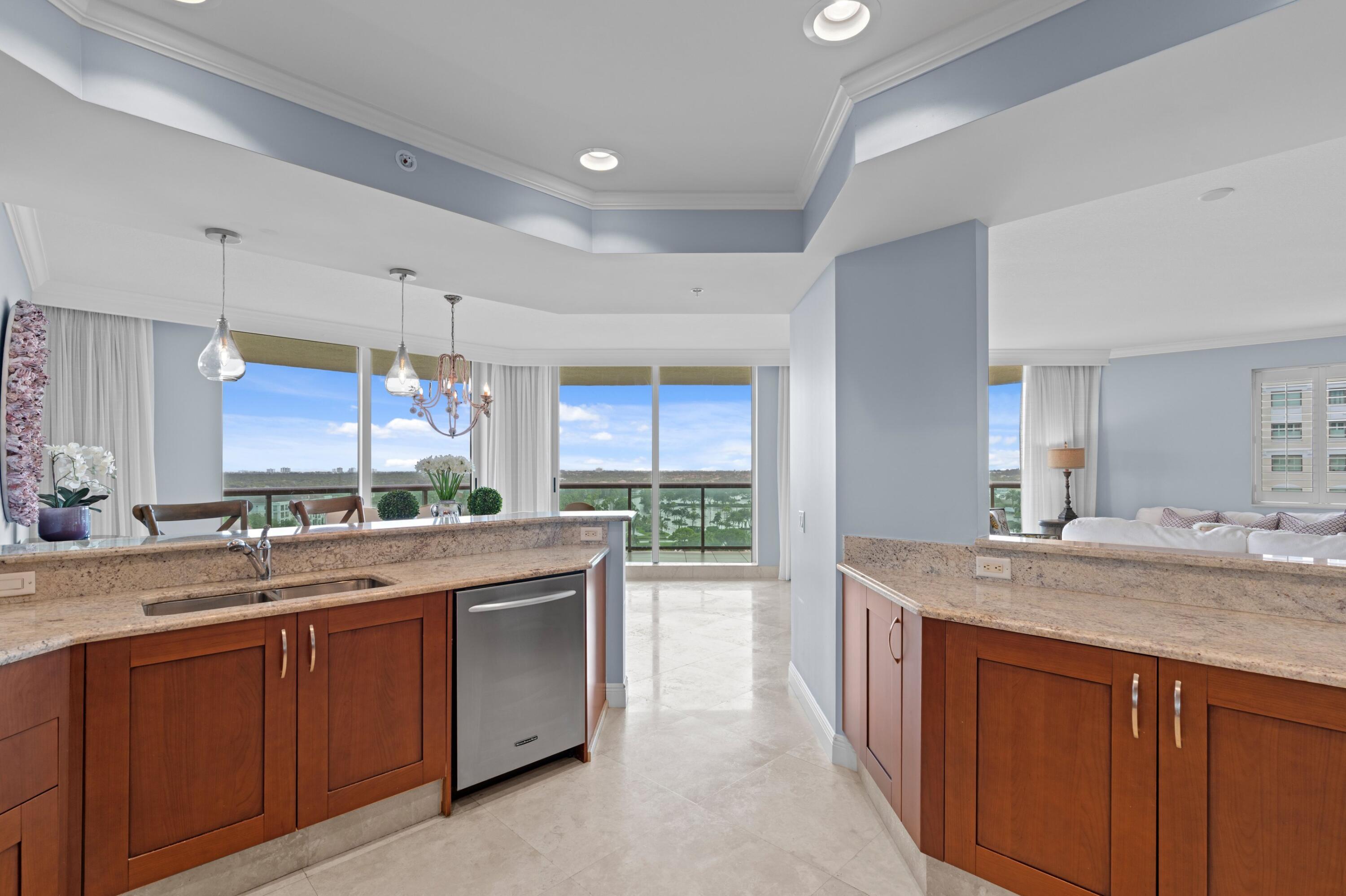 3630 Gardens #1005c, Palm Beach Gardens FL 33410