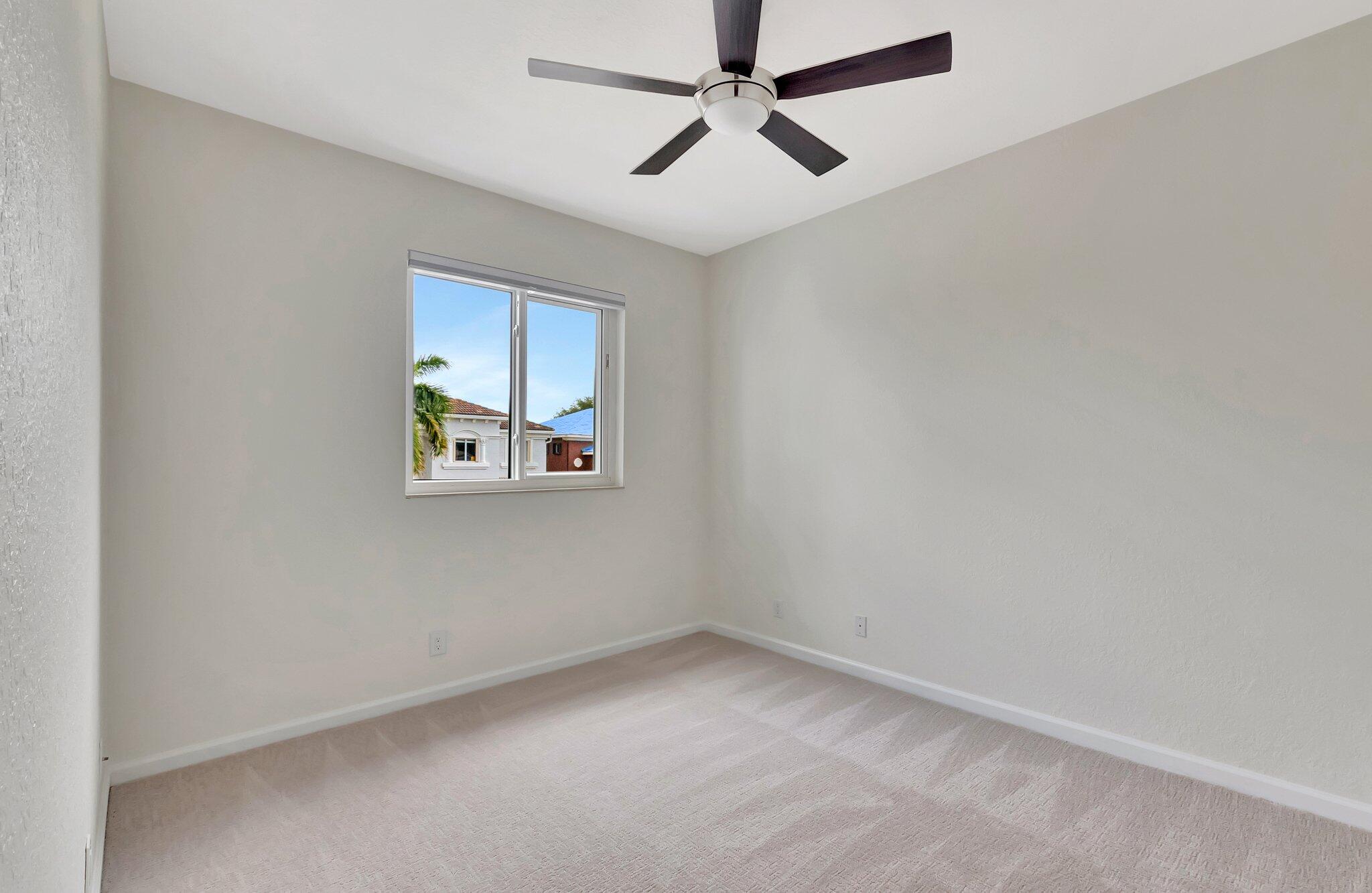 40 Country Lake, Boynton Beach FL 33436