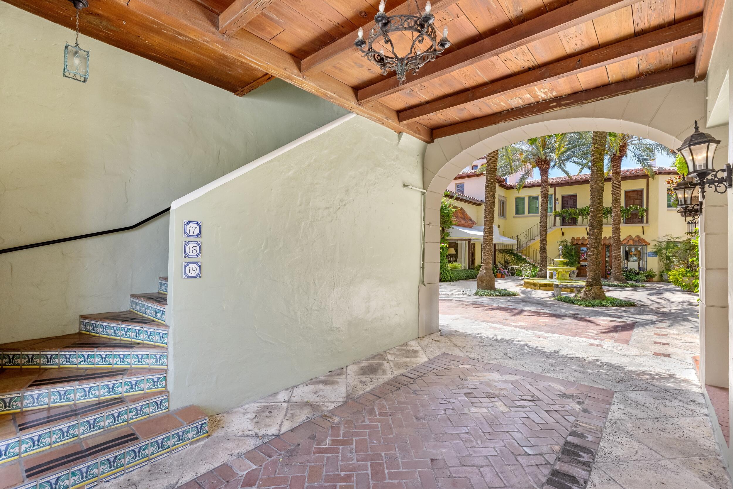 9 Via Parigi, Palm Beach FL 33480