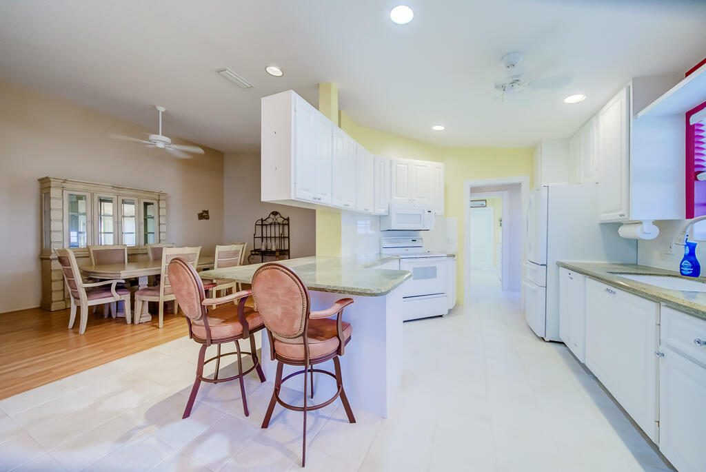 2708 Livingston, West Palm Beach FL 33411