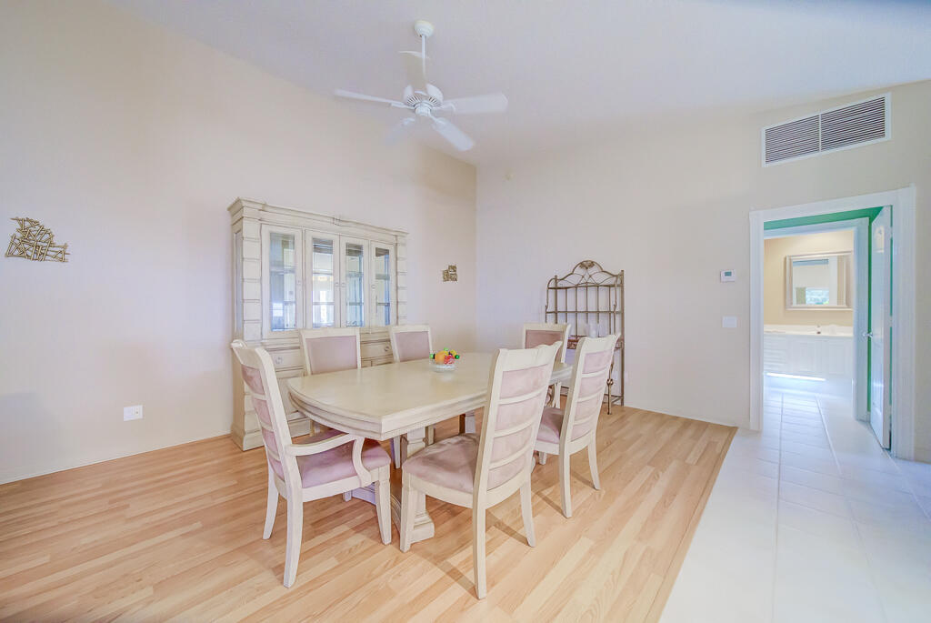 2708 Livingston, West Palm Beach FL 33411