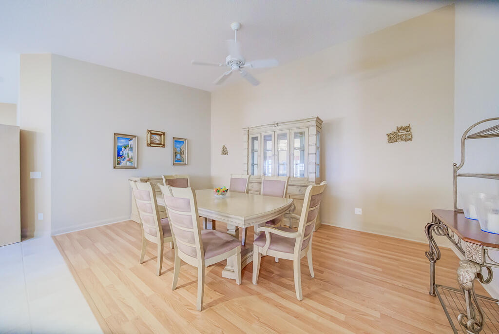 2708 Livingston, West Palm Beach FL 33411