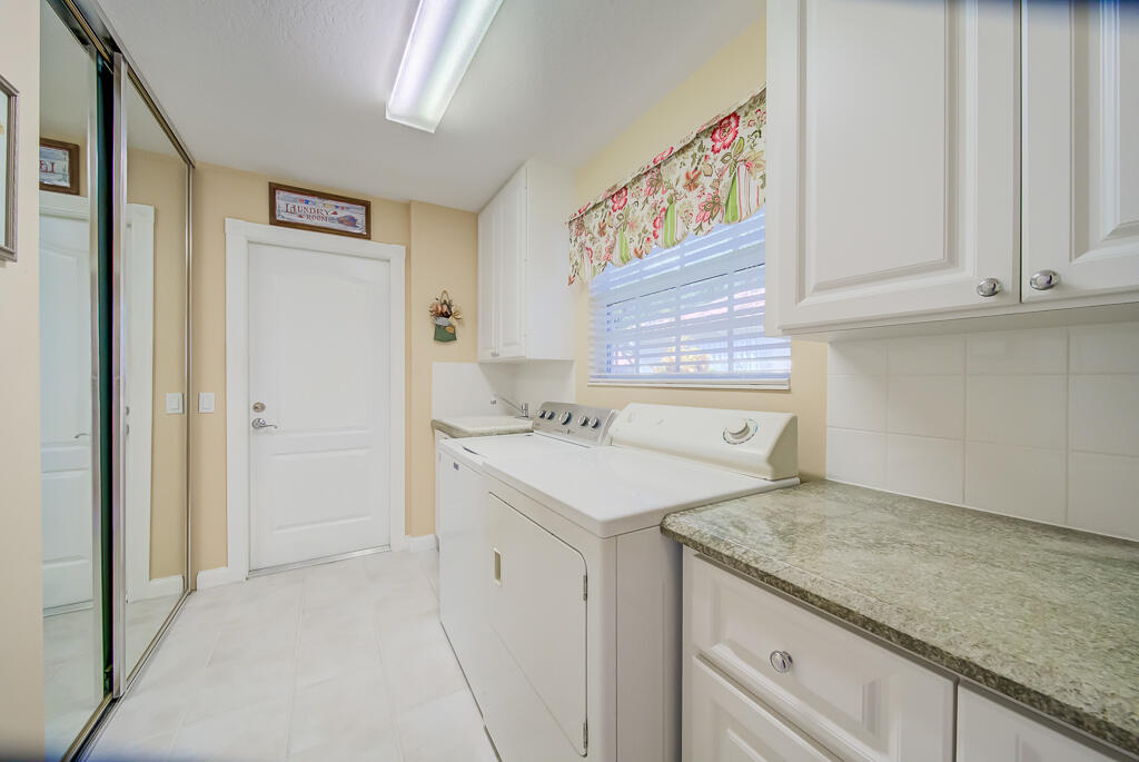 2708 Livingston, West Palm Beach FL 33411