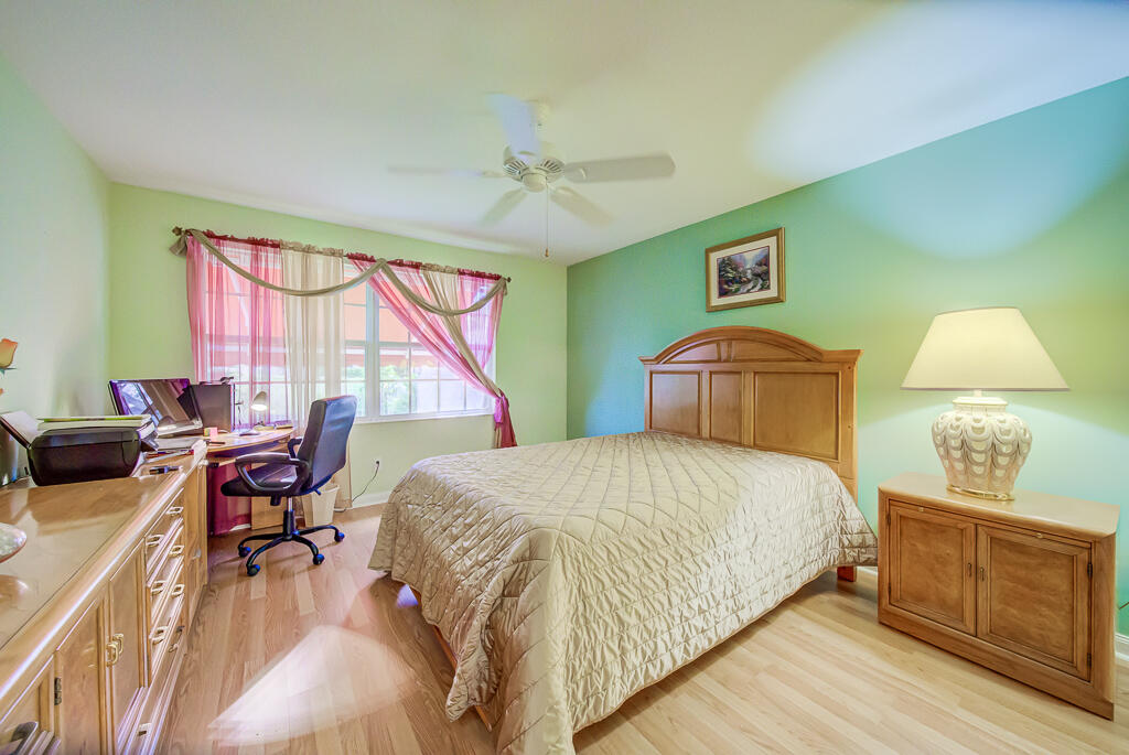 2708 Livingston, West Palm Beach FL 33411